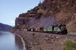 BN GP35 2522 Eastbound at Bingen WA May 1978